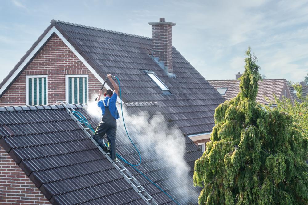 nettoyage d'une toiture au kärcher